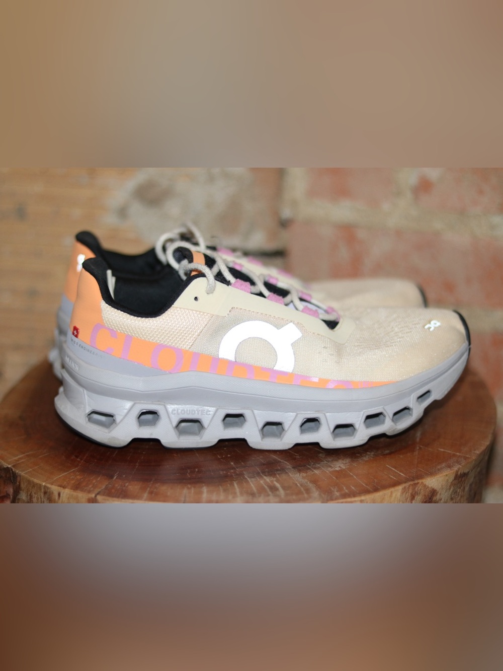 On Cloud Womens Cloudrunner Athletic Shoe in Peach Tones Sz 8